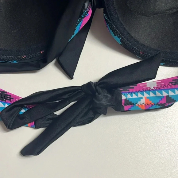 XL halter bikini top XL Aztec print halter bikini top removable straps - Picture 4 of 10